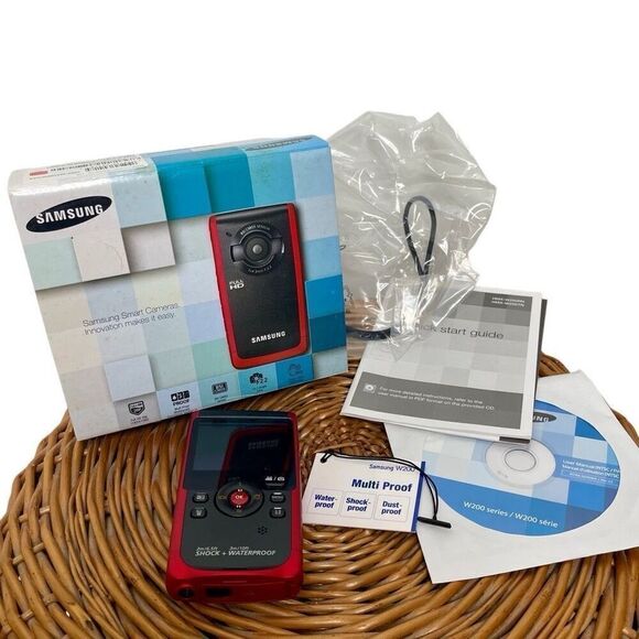 SAMSUNG‎ HMX-W200RN XAA FULL HD SHOCK + WATERPROOF DIGITAL CAMERA Red Action - Picture 1 of 8